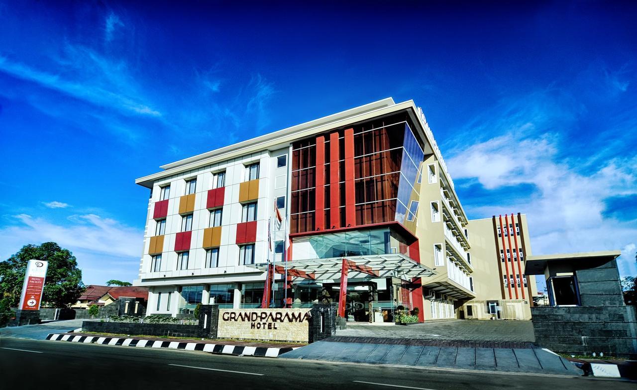 Grand Parama Hotel Tanjung Redep Exterior photo
