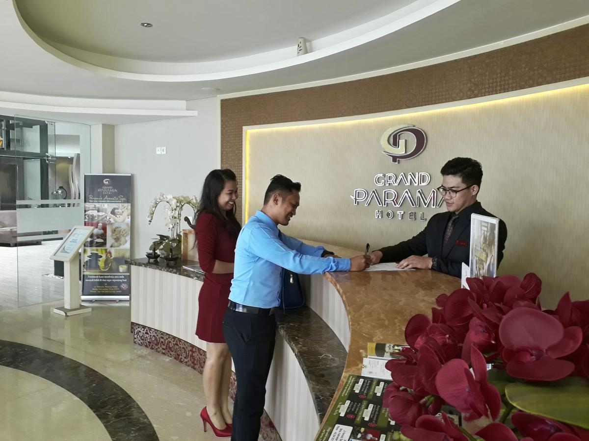 Grand Parama Hotel Tanjung Redep Exterior photo